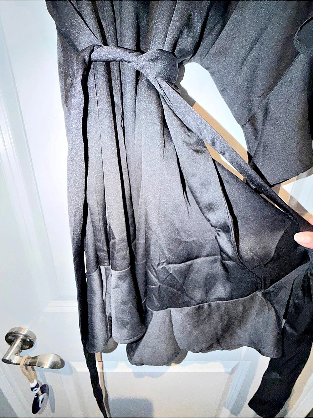Victoria's Secret Georgette Flounce Robe Black Ruffle Robe M/L NWT - Picture 4 of 5